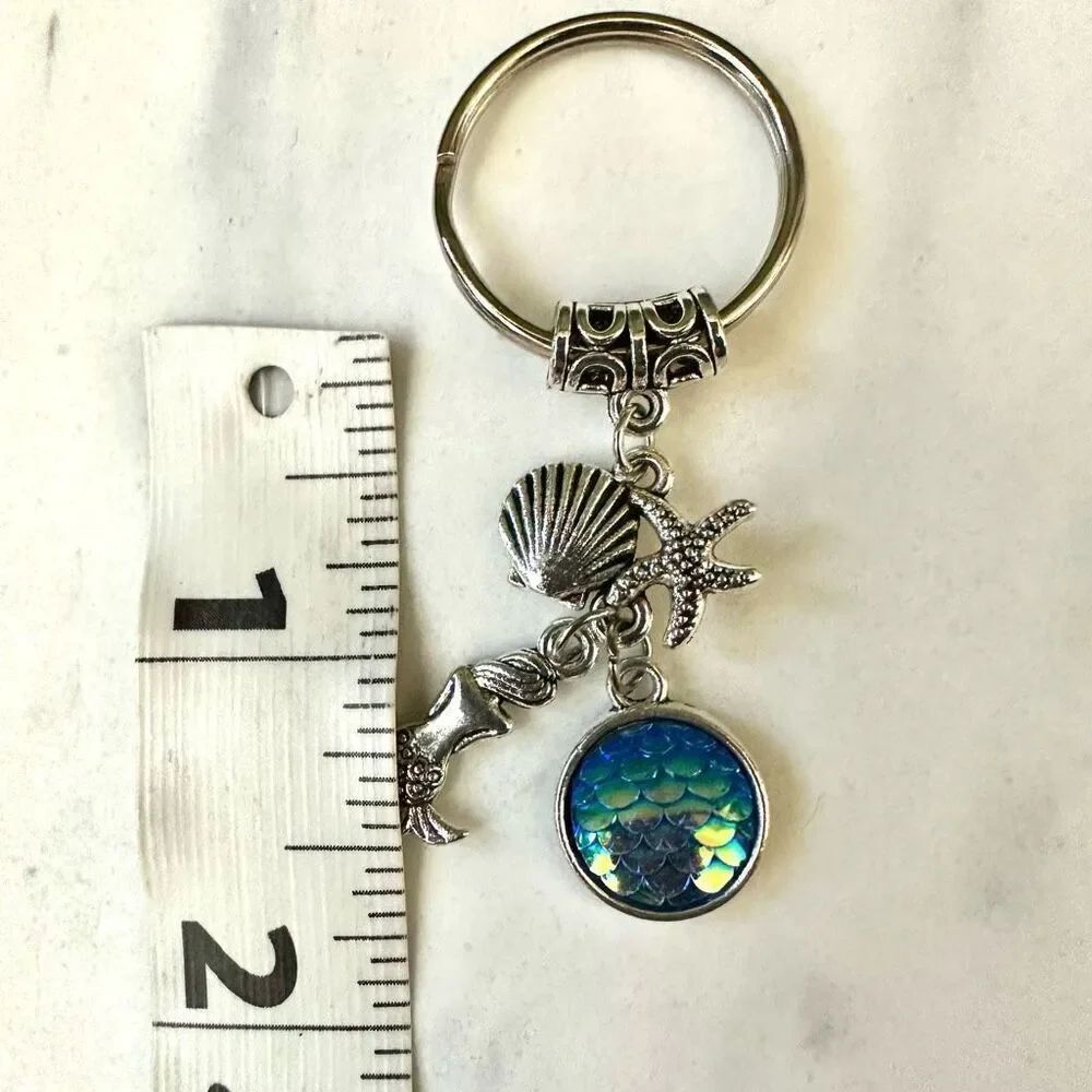 Mermaid charm keychain - Picture 4 of 8
